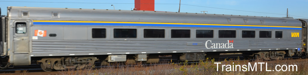 Passenger car VIA 4110 right side / Wagon de passager VIA 4110 coté droit